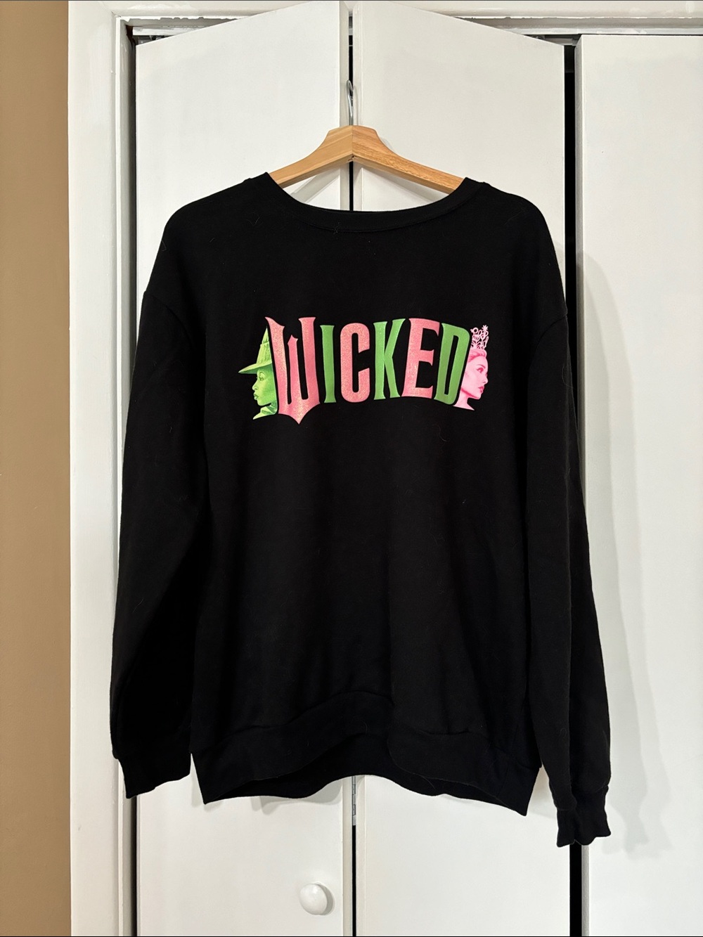 Wicked glittery Graphic Black Crewneck Sweatshirt - Women's